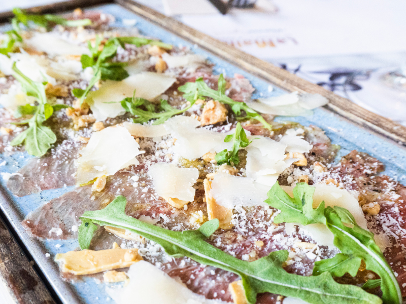 Carpaccio: ¿Qué es? Origen, tipos y cómo prepararlo