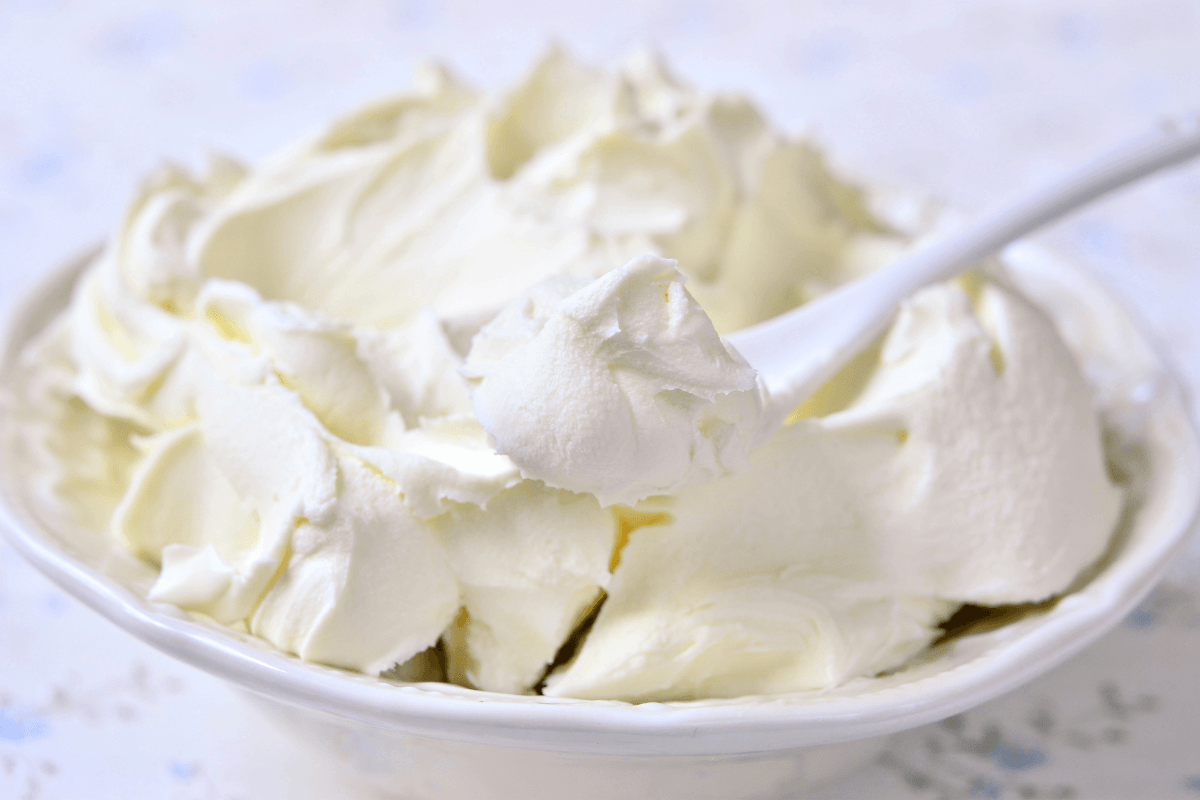 ¿Qué es el queso mascarpone? Características y receta para hacerlo en casa