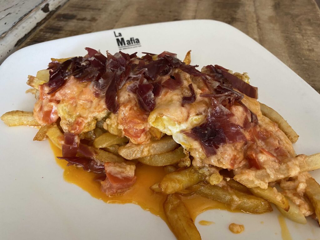 huevos rotos con jamon iberico