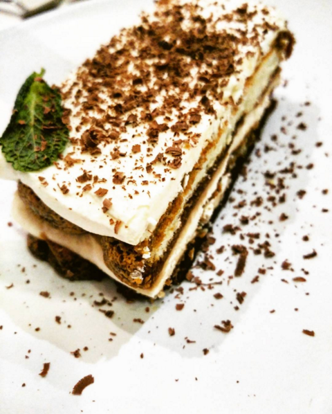 poste tradicional italiano tiramisu