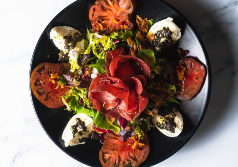ensalada con burrata