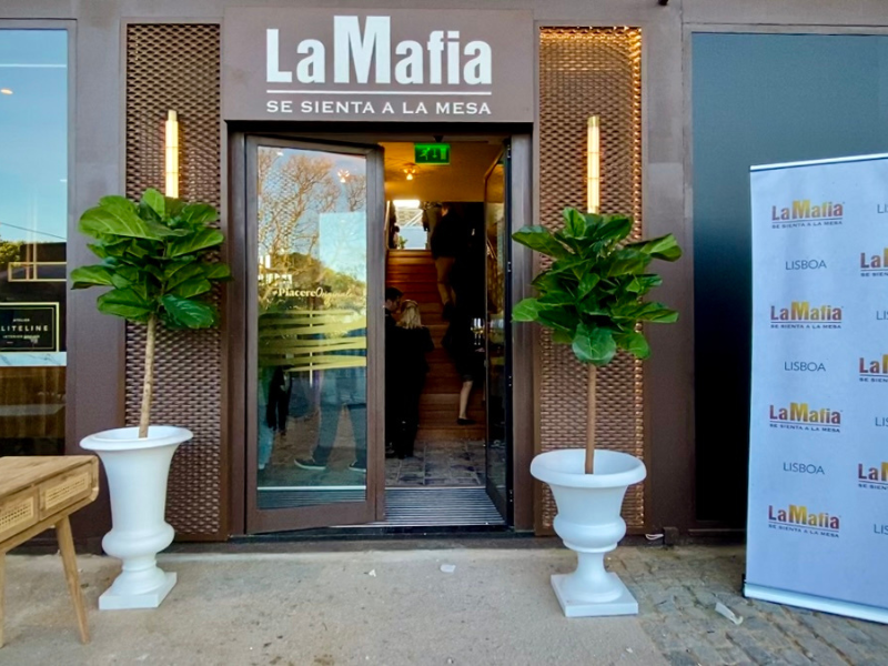 An ‘Iberian internationalisation’ for La Famiglia sits at the table