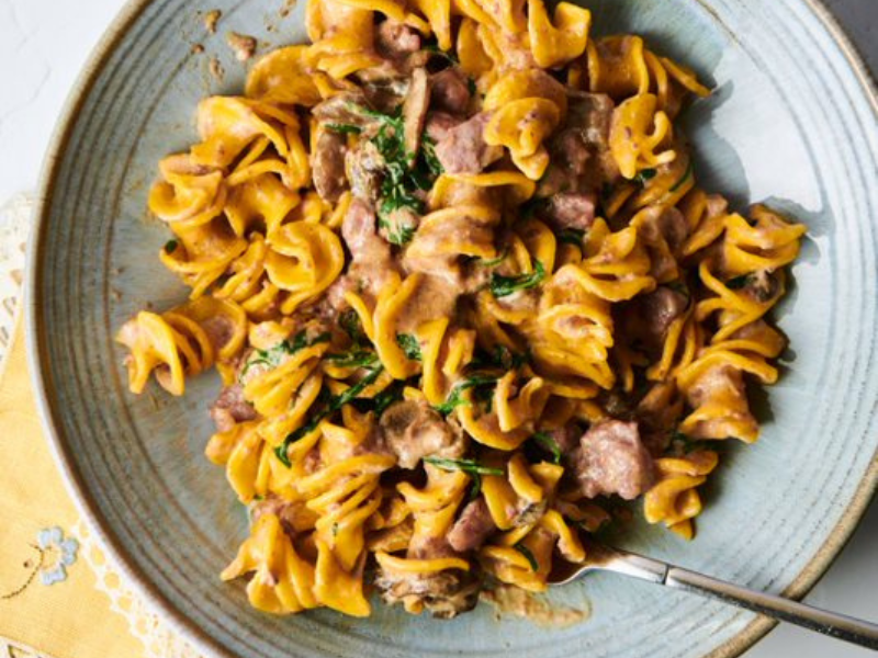 Pasta con salsa Rossini