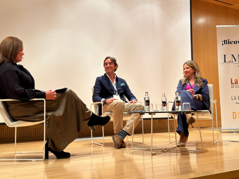 Convención anual de los franquiciados de La Famiglia se sienta a la mesa
