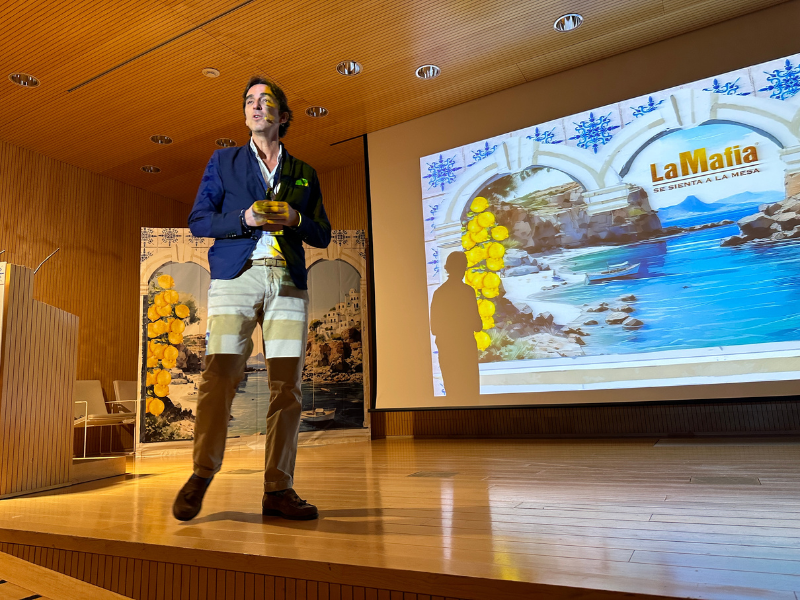 Javier Floristán en la convención de franquiciados