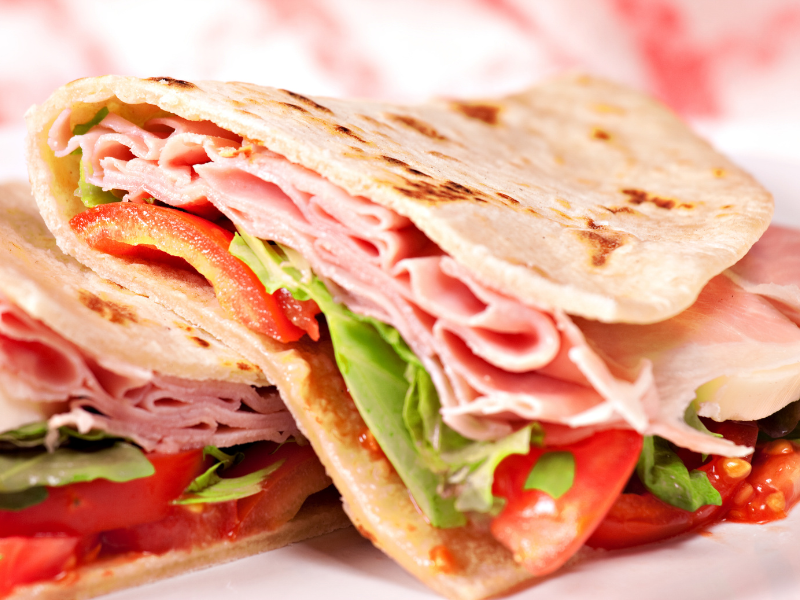 ¿Qué es una piadina? Origen e historia de este pan plano italiano