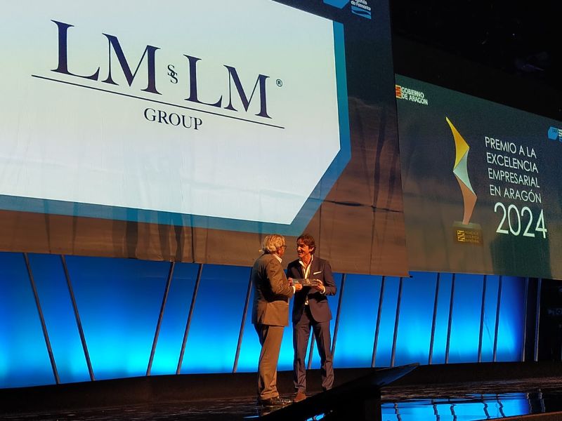 Grupo La Famiglia se sienta a la mesa consigue el Premio a la Excelencia Empresarial