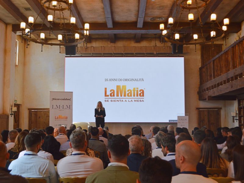 ‘Mucha historia’ para celebrar la convención anual de franquiciados y los 25 años de La Famiglia se sienta a la mesa
