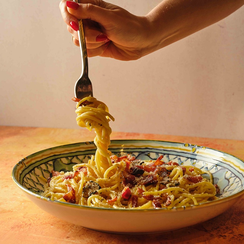 Spaguetti con Carbonara tradicional trufada