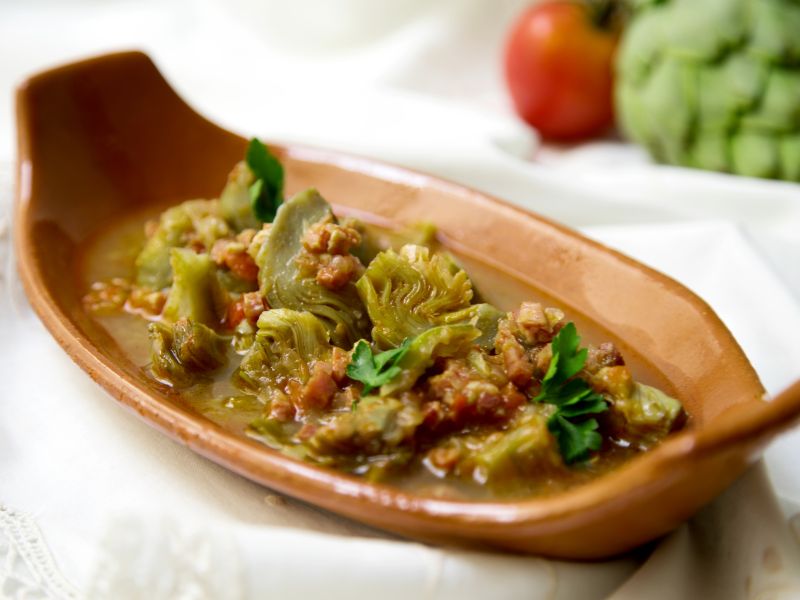 Corazones de alcachofas rehogados con jamón: Receta Fácil
