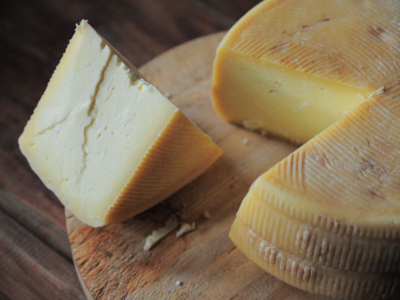 ¿Qué es el queso parmesano? Elaboración y características