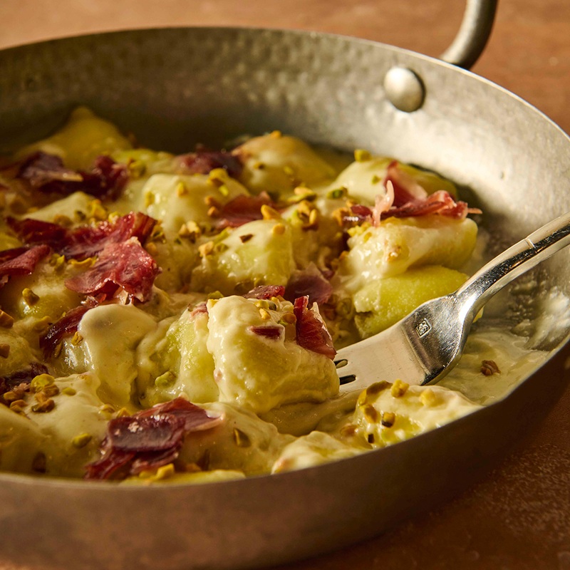 Gnocchi molto molto gorgonzola con jamón ibérico