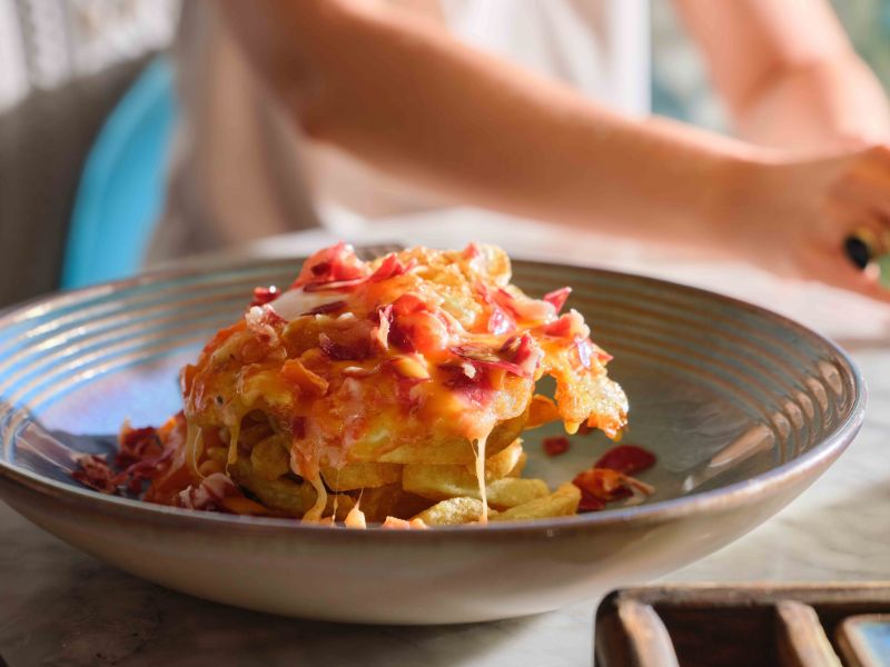 huevos rotos jamon patatas fritas