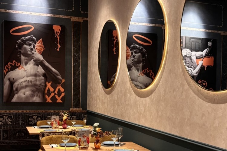 Restaurante en el Centro Comercial El Arcangel