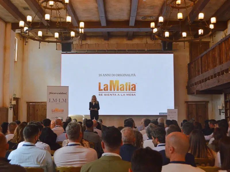 celebracion franquiciados la mafia se sienta a la mesa 2025
