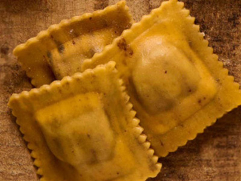 Raviolis artesanales: cómo reconocerlos y disfrutarlos en un restaurante italiano
